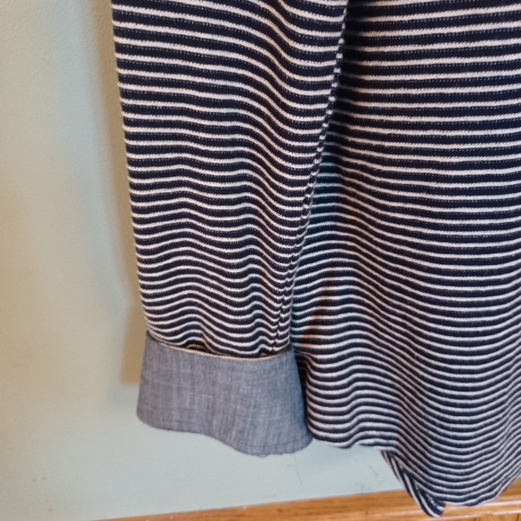 Banana Republic Men's Button down shirt. - Picture 4 of 6